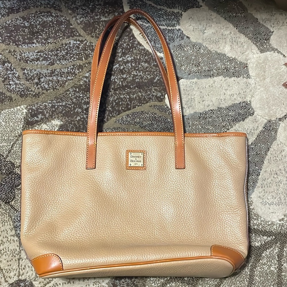 Dooney & Bourke tote